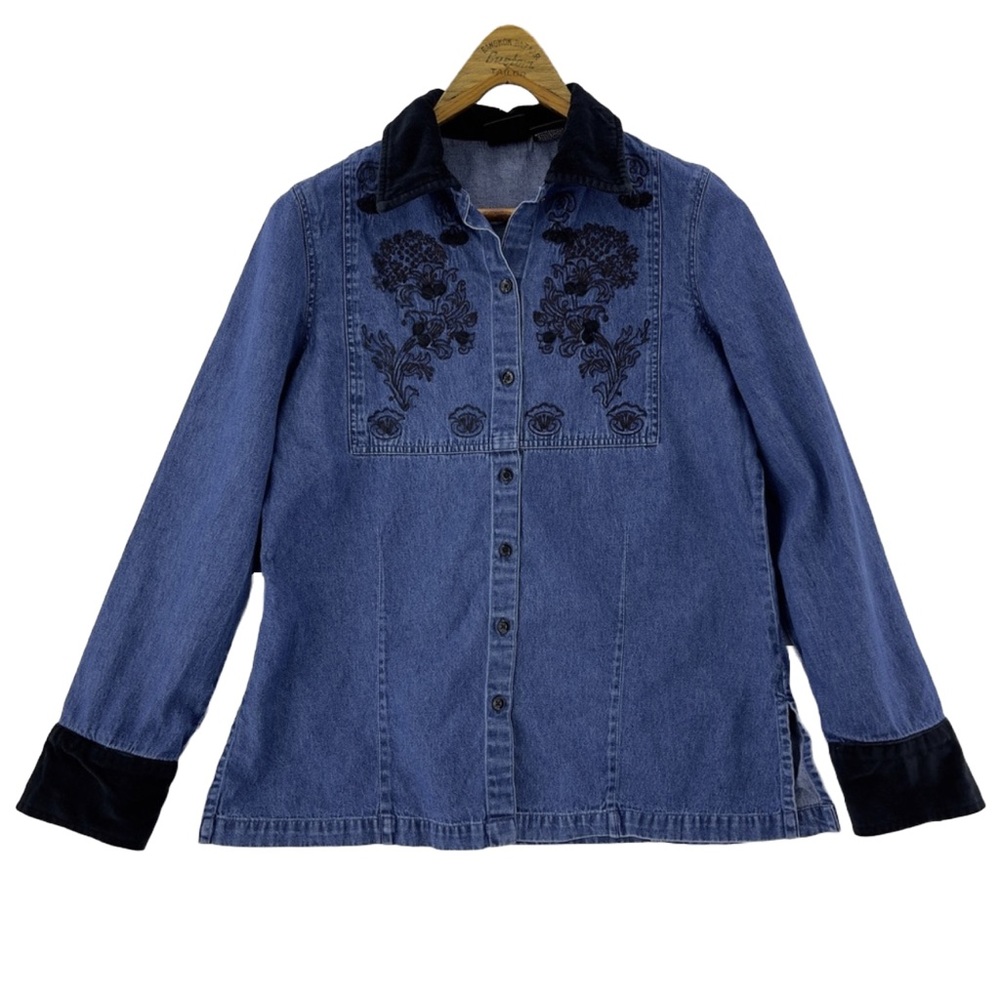 Crossing Pointe Embroidered Button Down Denim Top Medium
